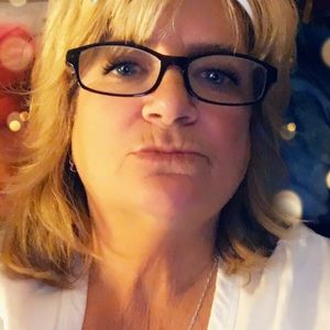 Meet your Posher, Debbie